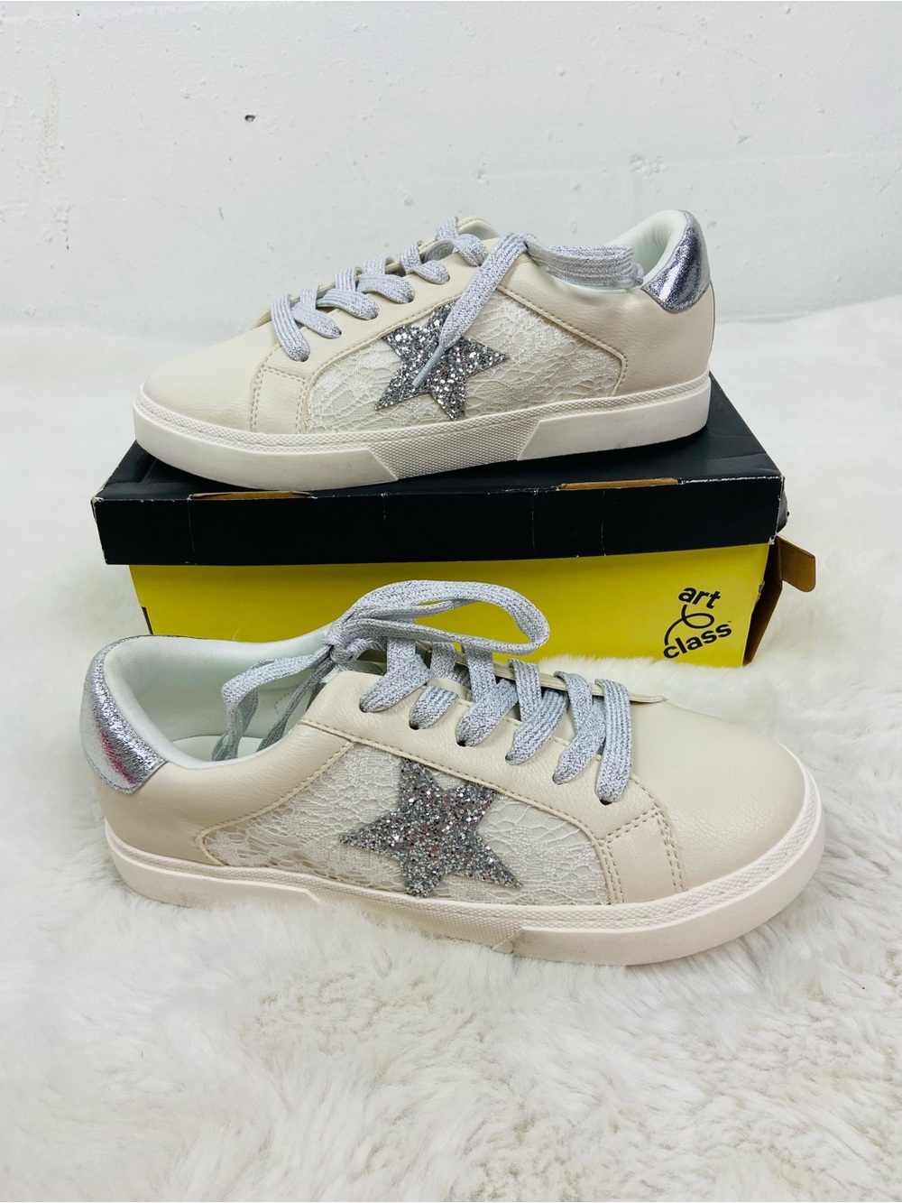 art class faux leather Cream Silver Glitter Star & Metallic Heel lace sneakers